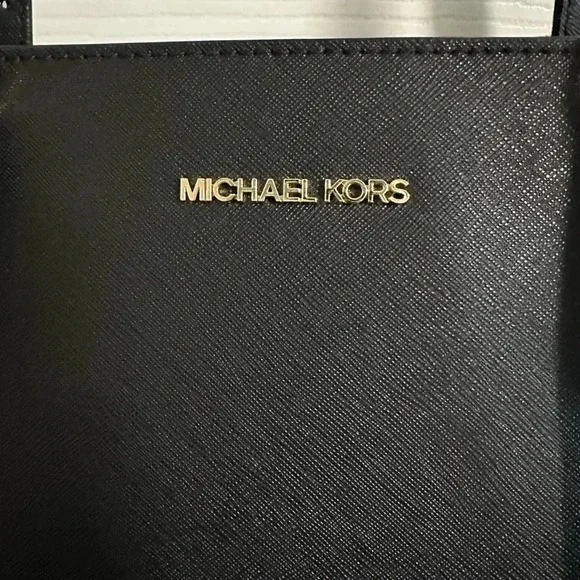 NWOT Michael Kors Gilly Large Black Saffiano Leather Tote (see description) - Picture 7 of 7